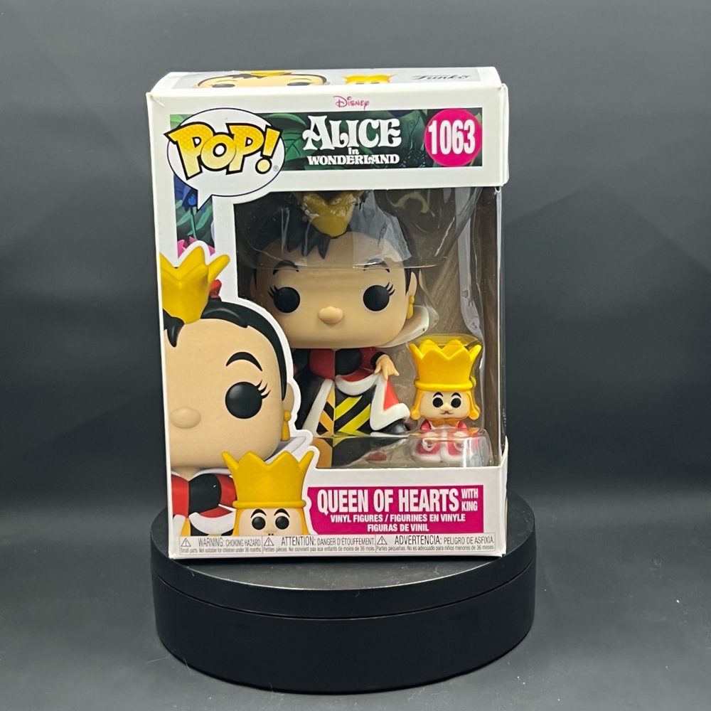 Funko Queen of Hearts with King Pop! Vinyl Figure